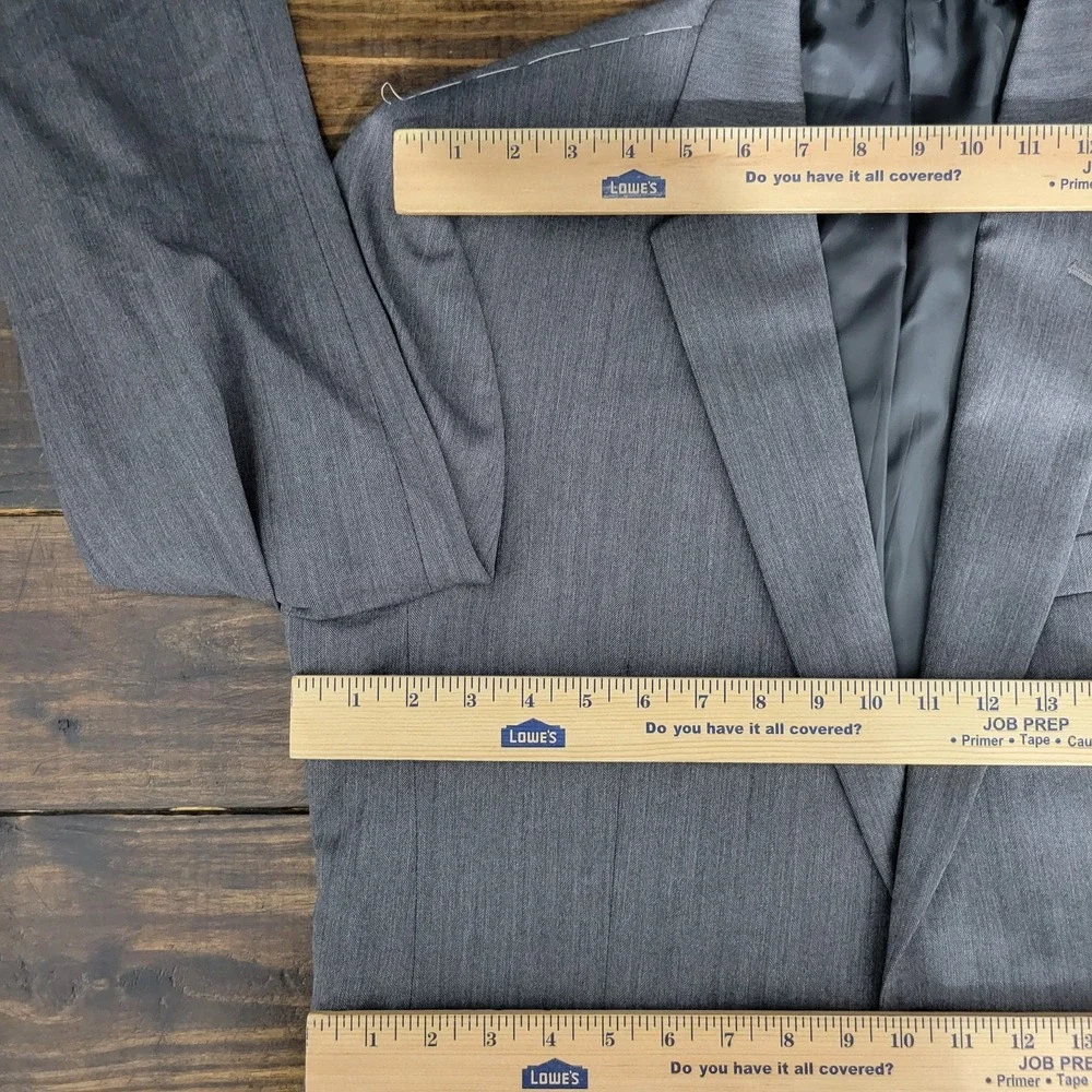 JOS A BANK Men's Sport Coat Blazer Two Button Gray Herringbone Size 41L NEW‎